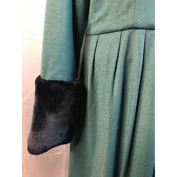 🎉🎉🎉🎉SOLD Vintage Inspired Custom Made Party Dress w/Faux Fur Cuff Sz 2XL - Picture 6 of 6